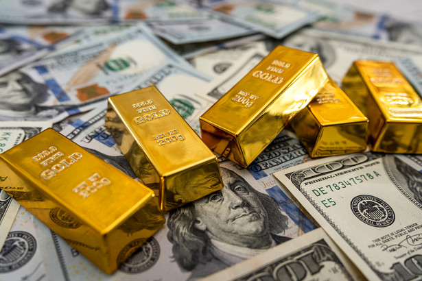 Złoty w górę. Euro i dolar w dół. Sprawdź dzisiejsze kursy walut