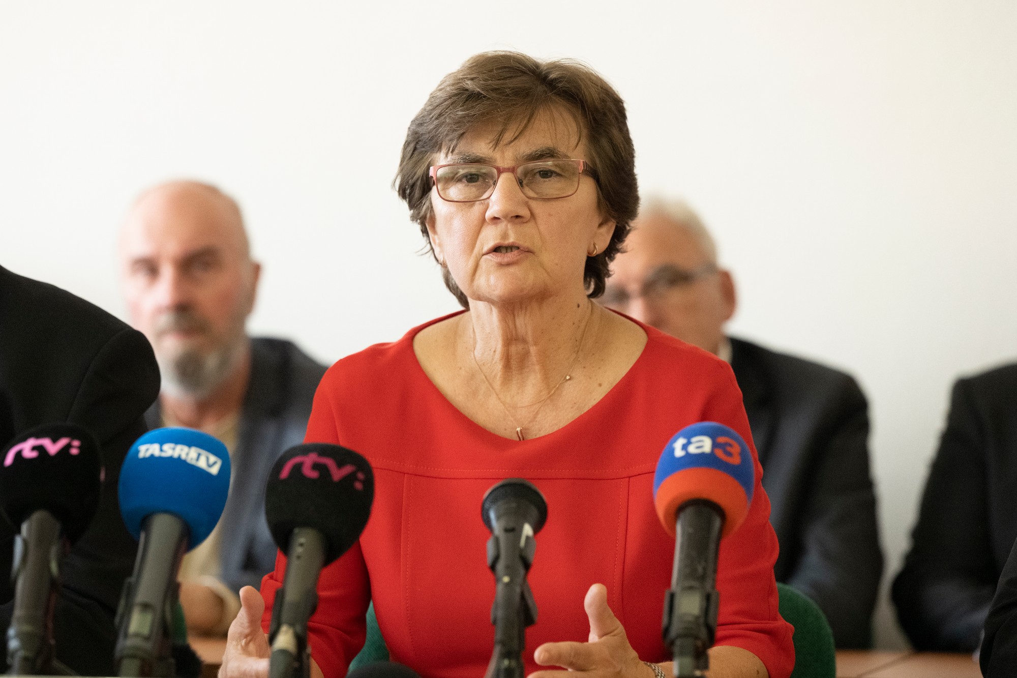 Zapisovateľka Štátnej komisie pre voľby a kontrolu financovania politických strán Eva Chmelová.