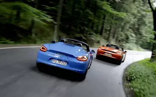 Porównanie: Porsche Boxster Spyder kontra 718 Boxster S