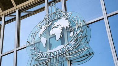dywersja na kolei. interpol opublikował czerwone noty