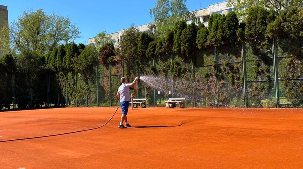 Wrocławskie Centrum Treningowe Spartan opiekuje się 25 kortami. 