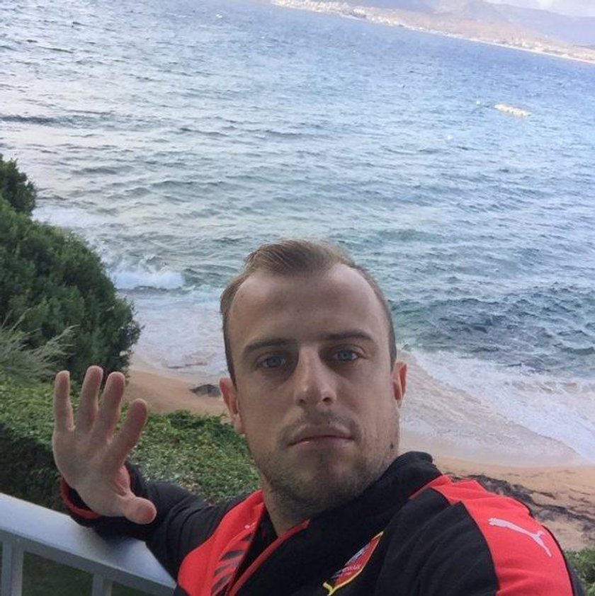 Kamil Grosicki uczcił Dzień Babci i... zapowiedział grubą imprezę!