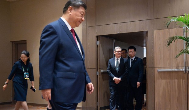 Si Đinping i Kir Starmer na sastanku tokom samita G20 u Riju de Žaneiru 18. novembra 2024.