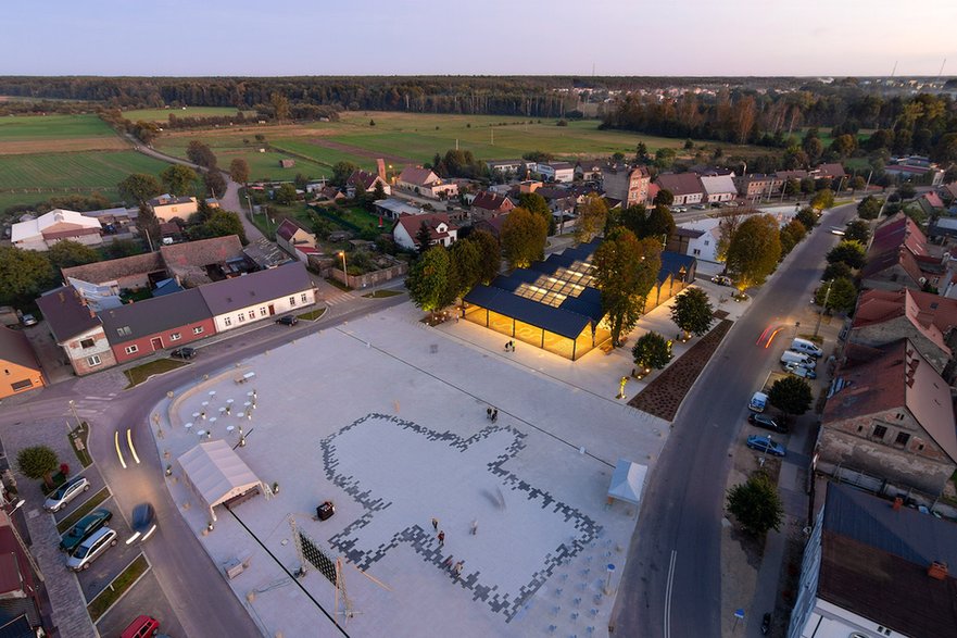 Rynek w Wieleniu. Targowisko zaprojektowano tak, by zachować drzewa!