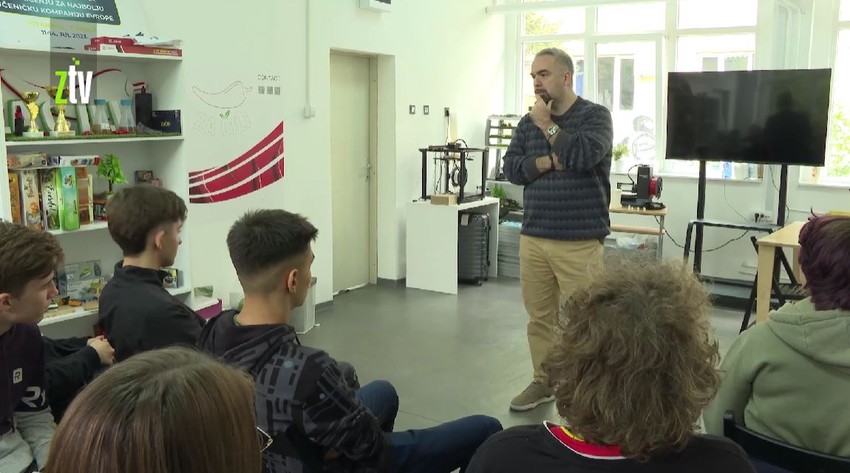 Nastavnik Mladen Šljivović