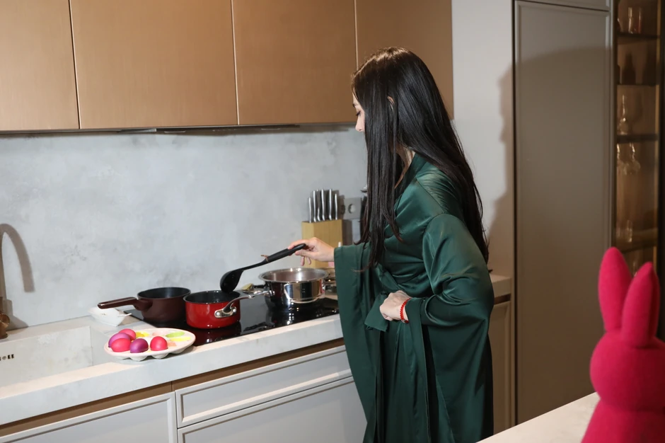 Sanja Vučić pokazala kako farba jaja