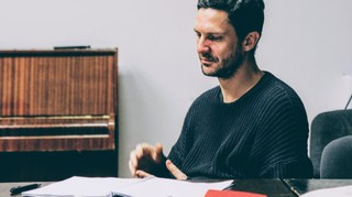 Naszą historię opowiedzą karty płatnicze. „Kartoteka rozrzucona” w reż. Rychcika