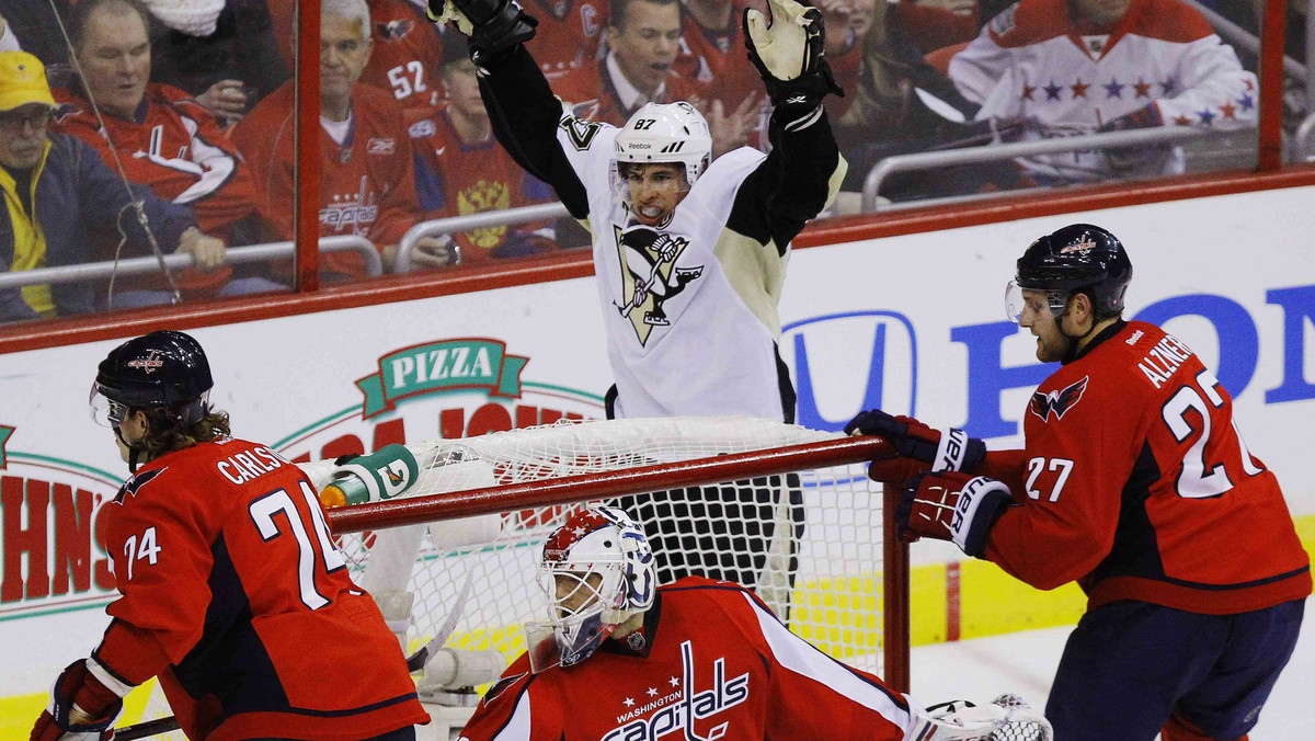 Pingwiny z Pittsburgha pokonały Washington Capitals 2:1 notując dziesiąte zwycięstwo z rzędu. To druga najdłuższa seria wygranych w tym sezonie, dłużej wygrywali kolejne mecze tylko Chicago Blackhawks.