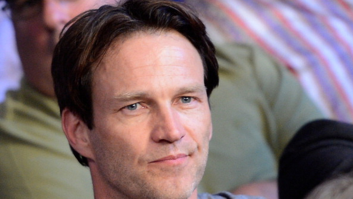 Stephen Moyer, wcielający się w postać wampira Billa Comptona w serialu "Czysta krew" chciałby po raz kolejny zagrać erotyczną scenę z kolegą z planu.