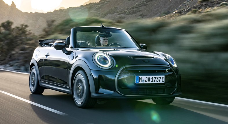 MINI Cooper SE Cabrio (2023 r.)