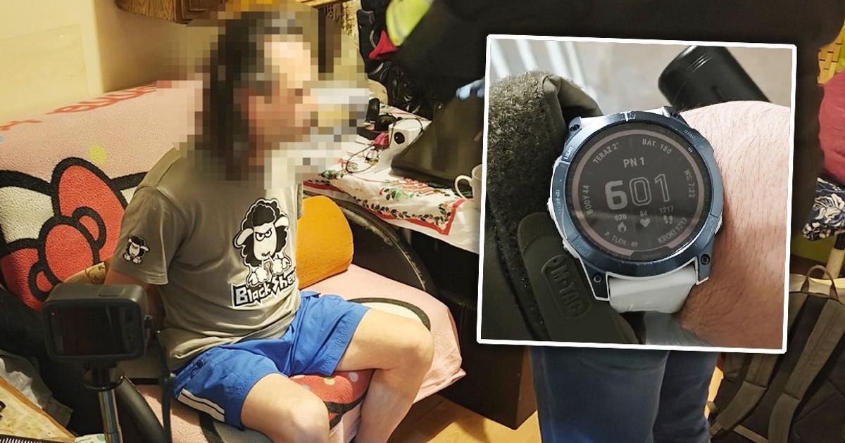 Nalegał na spotkanie. O godz. 6.01 weszła do niego policja. Pokazano nagranie