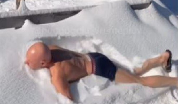 Deka u snegu na Žabljaku