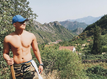 NEĆETE VEROVATI ŠTA RADI BRAT STANIJE DOBROJEVIĆ DOK ONA TONE U SKANDALU: Oglasio se potpuno izlovan, svi se pitaju ima li uvida u SESTRINE RADNJE! (FOTO)