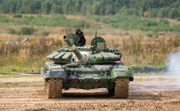 Rosyjski czołg T-72B; zdjęcie ilustracyjne