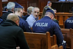 akt oskarżenia dla "słowika". chodzi o próbę wymuszenia