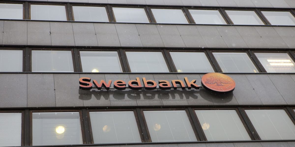Doniesienia o transakcjach wartych łącznie miliardy dolarów z udziałem Swedbanku mogą okazać się wierzchołkiem góry lodowej w większej aferze finansowej wśród państw bałtyckich.