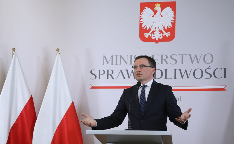 Minister wskazał, że "w tej sprawie do dyspozycji będzie wiceminister Woś"