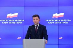 Dworczyk: Blisko 20 tys. osób zgłosiło chęć powrotu do kraju specjalnymi czarterami