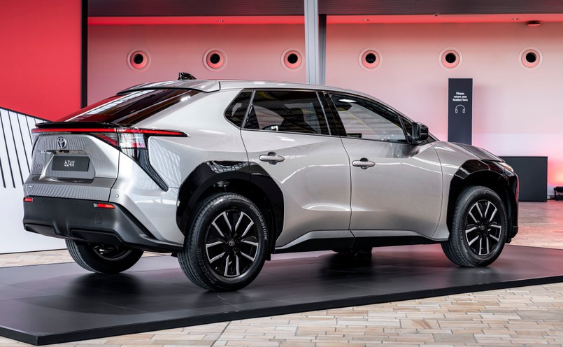 Nowa Toyota bZ4X
