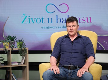 "Zatvoren, mačo tip, muškarčina, imam i ja jednog takvog!" Koleginica je iznenadila onim što je rekla o Vuku Kostiću