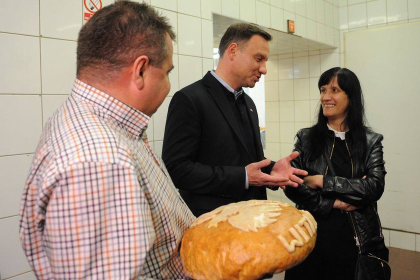 Duda oburzał się czekoladowym orłem a kilka godzin później...