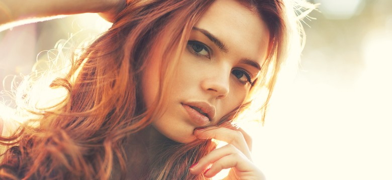 Słoneczny patrol dla włosów: tych kosmetyków używaj latem