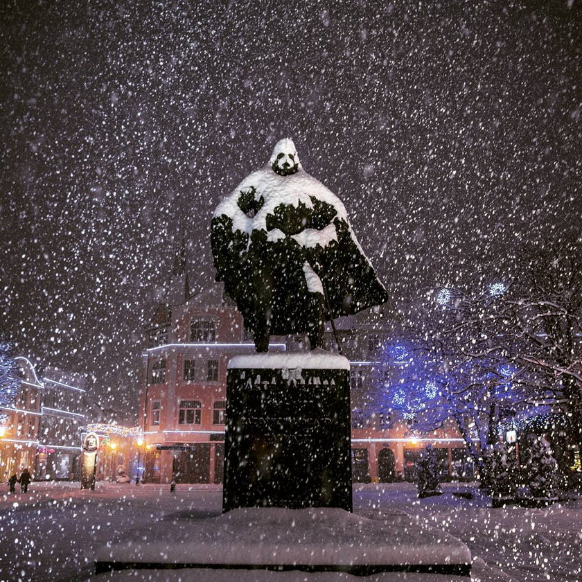 Polski pomnik robi furorę za granicą! Wygląda jak Darth Vader