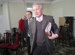 Były szef kontrwywiadu: Kaczyński kłamie