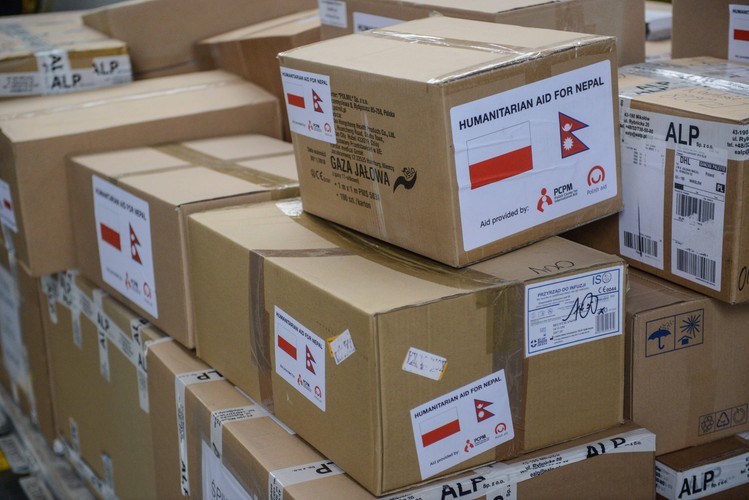 POMOC HUMANITARNA Z POLSKI W DRODZE DO NEPALU