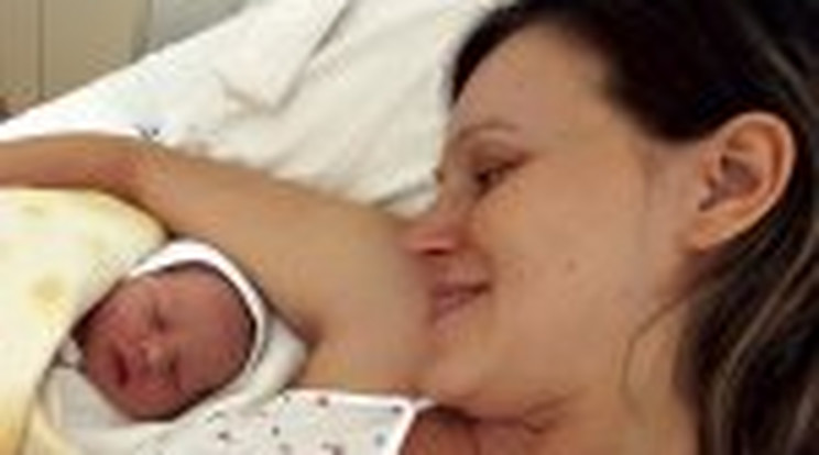 Autópályán szülte meg babáját