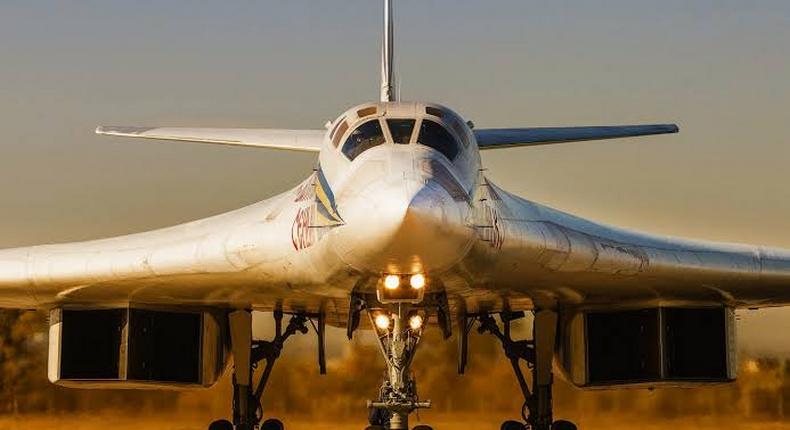 The Russian nuclear-capable bomber, the Tupolev Tu-160, nicknamed the White Swan. (Goodfon)