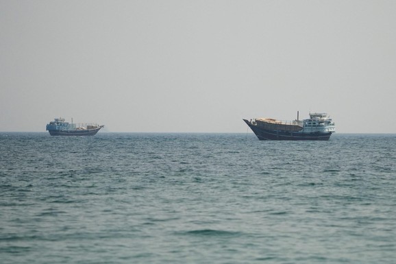 Amerika pokrenula nove napade, pošto je Iran ponovo zatvorio Ormuski moreuz