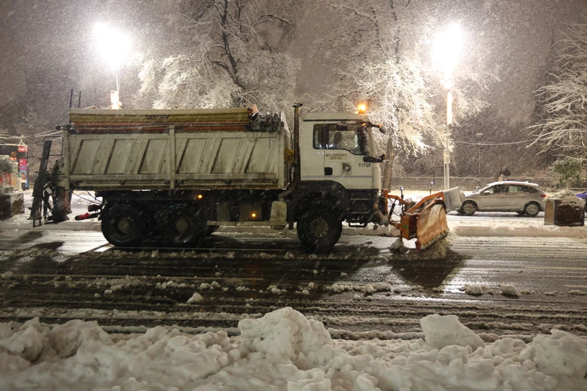 Čišćenje Trga Nikole Pašića