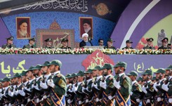 Wojna na Bliskim Wschodzie? Iran jej nie wyklucza, więcej sił USA, nerwowo na rynkach ropy