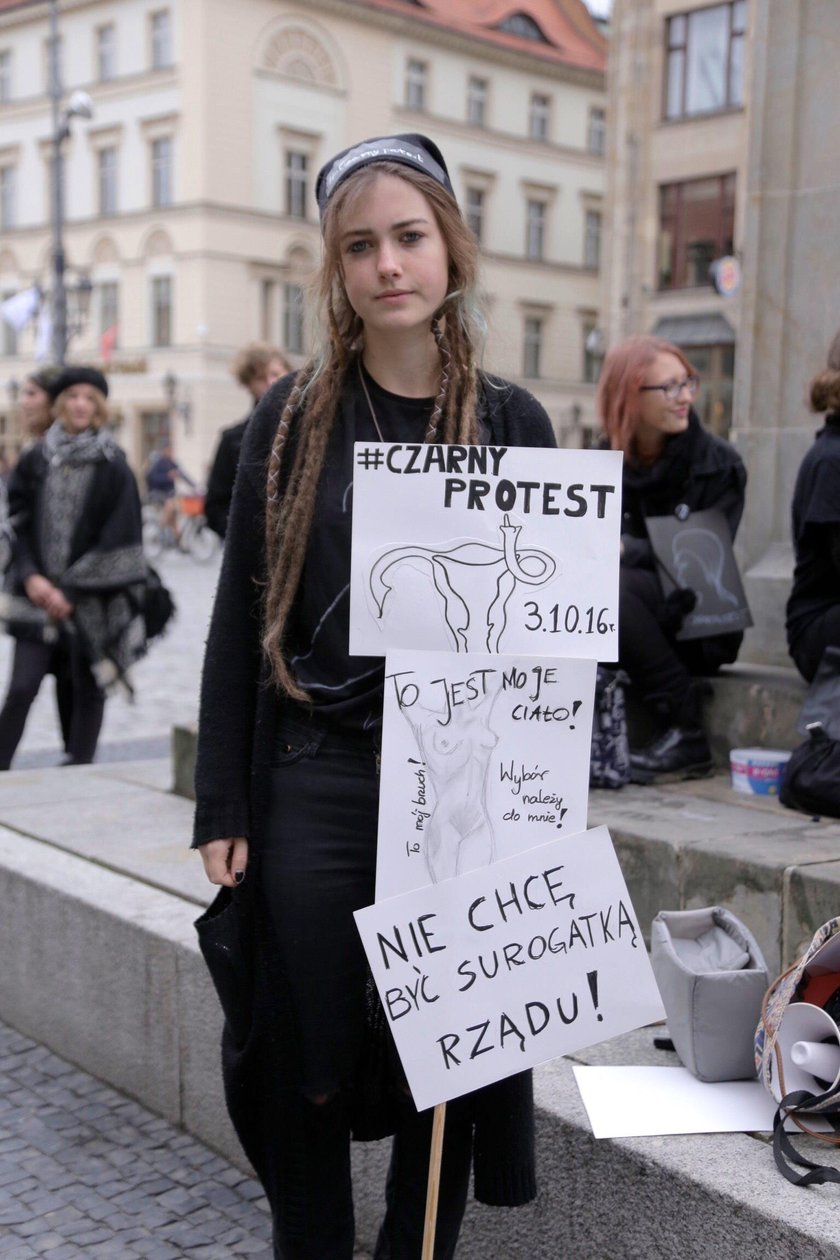 Czarny marsz - protest kobiet we Wrocławiu