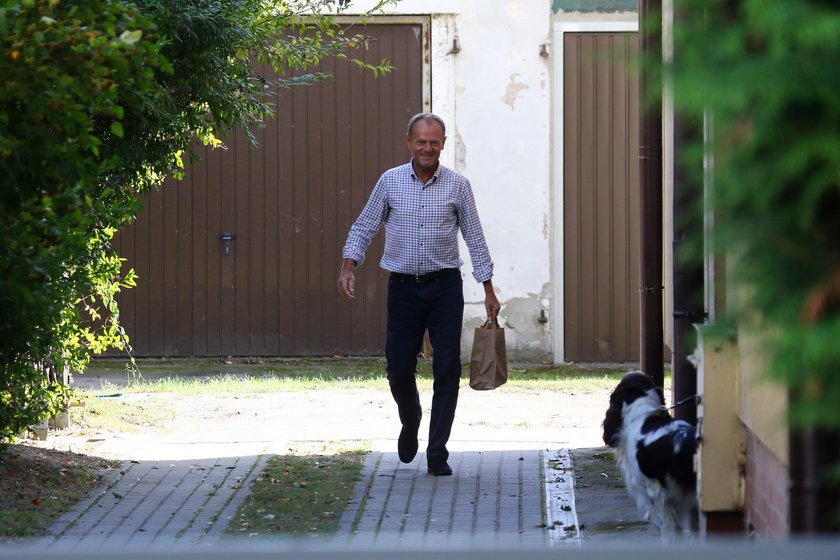 Brawo! Tusk nie nawalił, posprzątał po psie