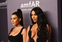 Kim i Kourtney Kardashian na gali amfAR