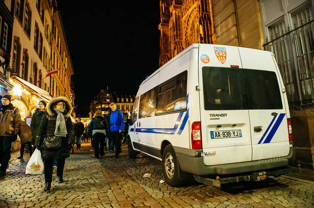 Wokół świątyń w tym regionie wzmocniono patrole policji.