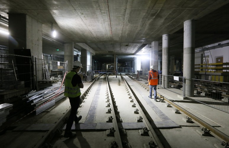 Dzień otwarty dla przedstawicieli mediów na budowie stacji metra Stadion Narodowy na centralnym odcinku II linii metra (3). Warszawa, 18.05.2014 FOT. PAP/Paweł Supernak