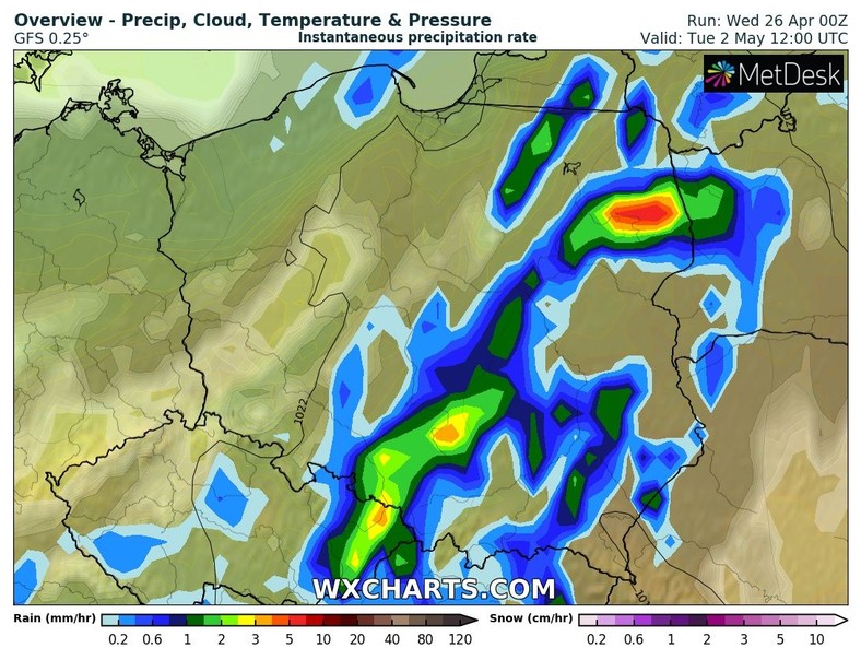 Początek maja zapowiada się wilgotno. Lokalnie przejdą także burze. Wszystko przez nacierające na nas fronty atmosferyczne