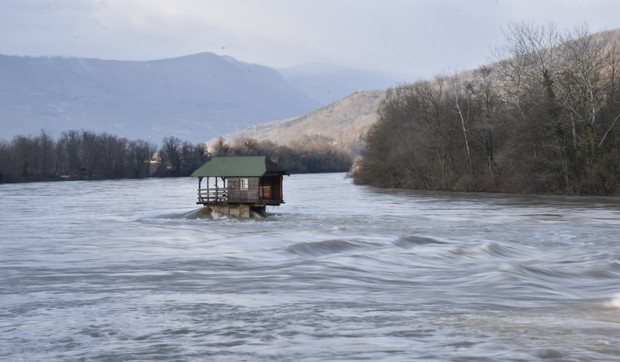 Kućica na Drini