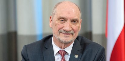 Macierewicz przerwał milczenie. Zwrócił się do tych osób