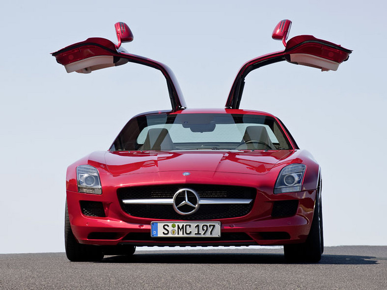 IAA Frankfurt 2009: Mercedes-Benz SLS AMG – Gullwing XXI wieku, pierwsze wrażenia