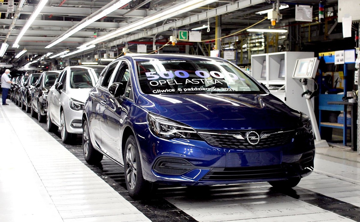 Opel Astra 500 000 piątej generacji z fabryki w Gliwicach