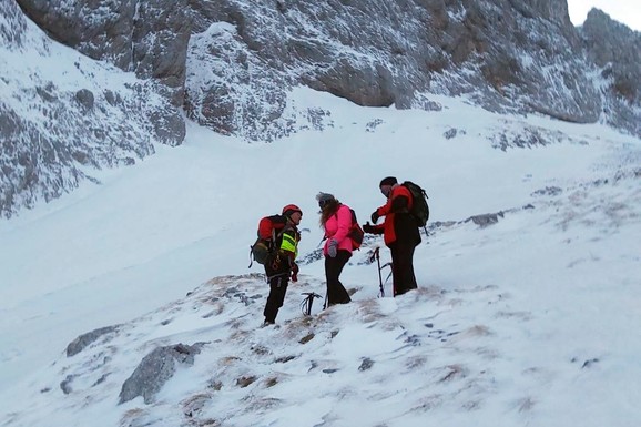 Milorad krenuo da uklanja zamke krivolovaca, pa jedva preživeo! Ostao zaglavljen u SNEŽNOJ MEĆAVI i to povređen, spasioci jedva došli do njega tek uveče