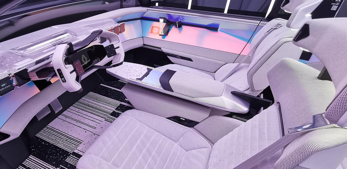Widziałem na żywo samochód rodem z Cyberpunk 2077. To koncepcyjny Renault Scenic