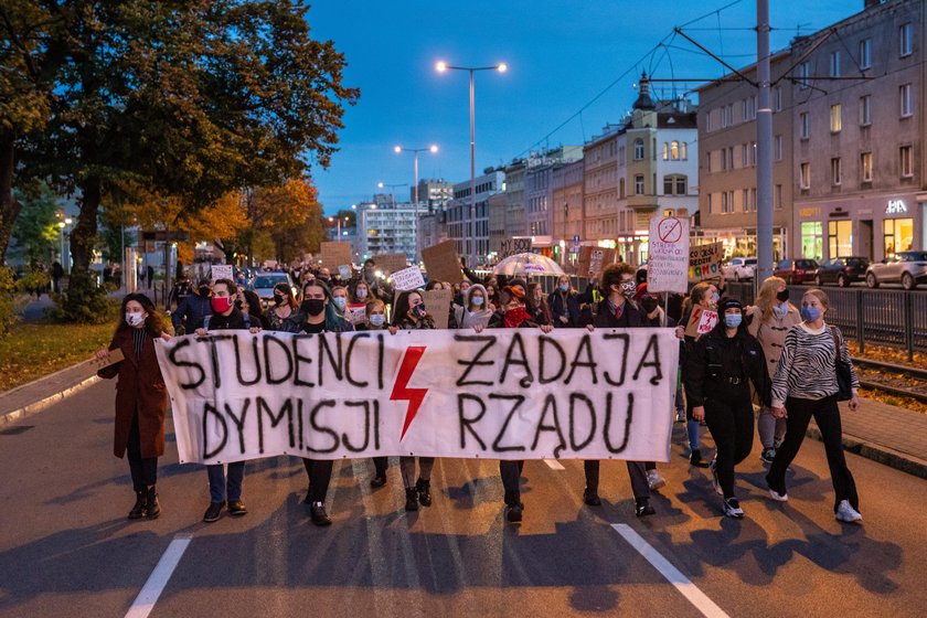 Polacy o protestach. Jasne stanowisko