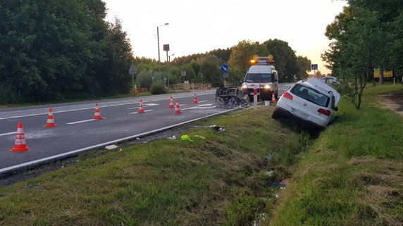 Pijany kierowca potrącił mężczyzn malujących pasy