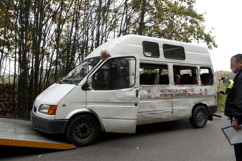 Wypadek gimbusa. Tróje dzieci jest ciężko rannych