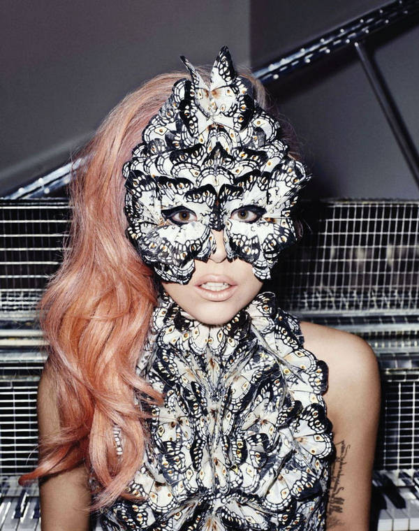 Lady Gaga w Harper’s Bazaar